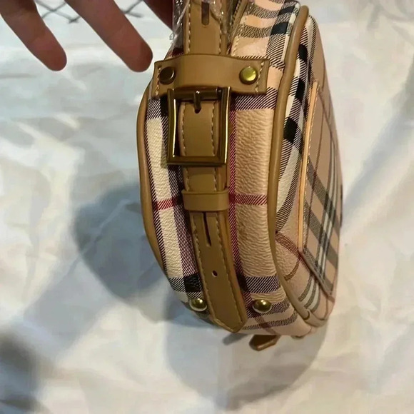 NWT Batton Design crossbody  purse - Picture 3 of 7